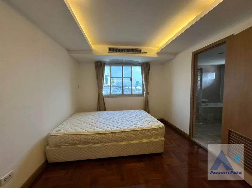 11  5 br Apartment For Rent in Sathorn ,Bangkok MRT Lumphini at Low rise Building AA38850