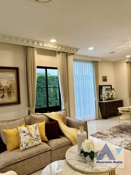 Split-type Air, Garden, Fully Furnished |  4 Bedrooms  House For Rent & Sale in Latkrabang, Bangkok  near ARL Ban Thap Chang (AA38853)