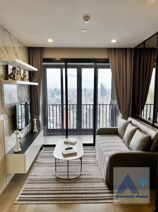 unit 2 Bedrooms  Condominium For Rent in Sukhumvit, Bangkok  near BTS Asok - MRT Sukhumvit (AA38857)