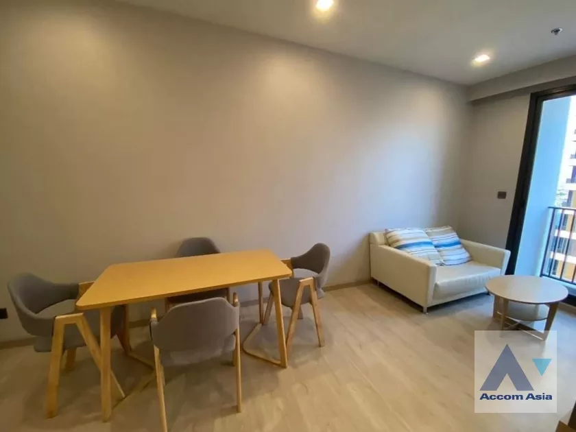 unit 2 Bedrooms  Condominium For Rent in Sukhumvit, Bangkok  near BTS Ekkamai (AA38858)