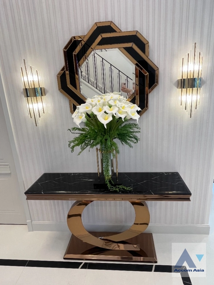 8  4 br House For Rent in Latkrabang ,Bangkok ARL Ban Thap Chang at Nantawan Rama 9 New Krungthepkreetha AA38859