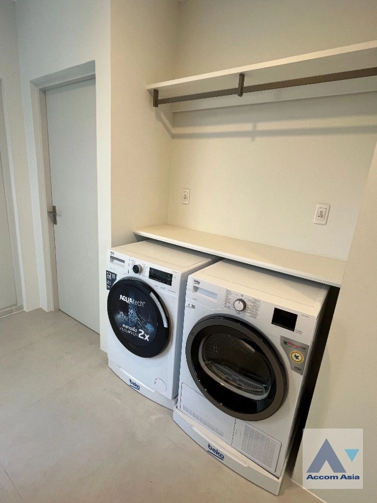 9  4 br House For Rent in Latkrabang ,Bangkok ARL Ban Thap Chang at Nantawan Rama 9 New Krungthepkreetha AA38859