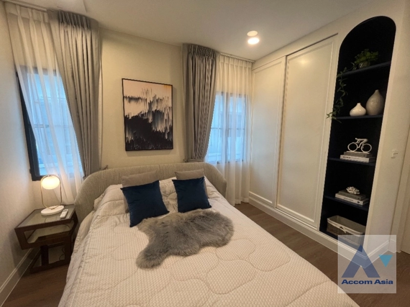 14  4 br House For Rent in Latkrabang ,Bangkok ARL Ban Thap Chang at Nantawan Rama 9 New Krungthepkreetha AA38859