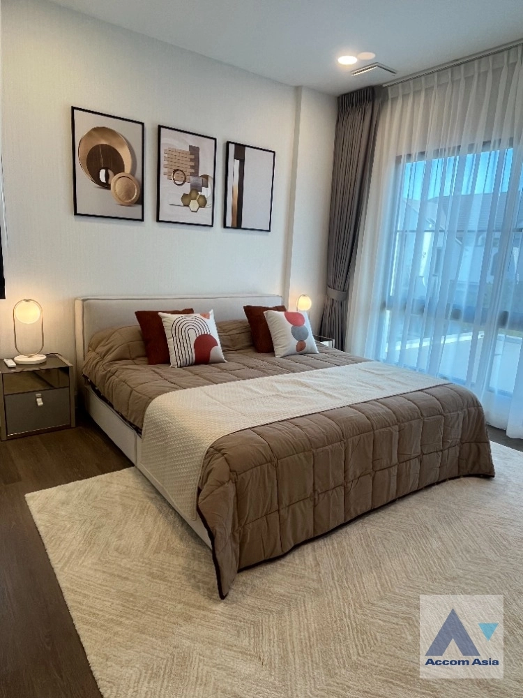 17  4 br House For Rent in Latkrabang ,Bangkok ARL Ban Thap Chang at Nantawan Rama 9 New Krungthepkreetha AA38859