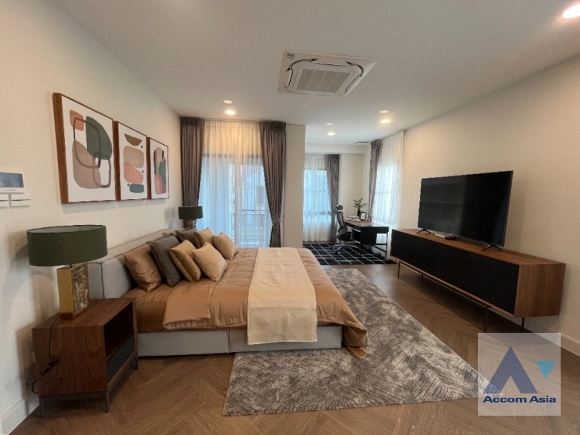 28  4 br House For Rent in Latkrabang ,Bangkok ARL Ban Thap Chang at Nantawan Rama 9 New Krungthepkreetha AA38859