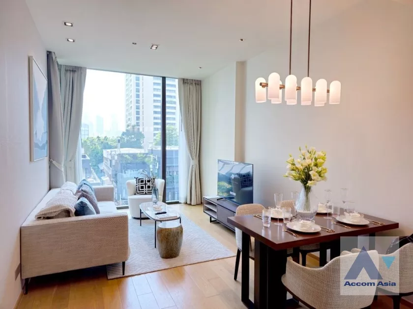 Luxury, Fully Furnished, Double High Ceiling |  2 Bedrooms  Condominium For Rent & Sale in Ploenchit, Bangkok  near BTS Chitlom (AA38864)