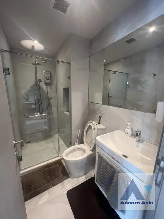 unit 1 Bedroom  Condominium For Rent & Sale in Sukhumvit, Bangkok  near BTS Ekkamai (AA38866)