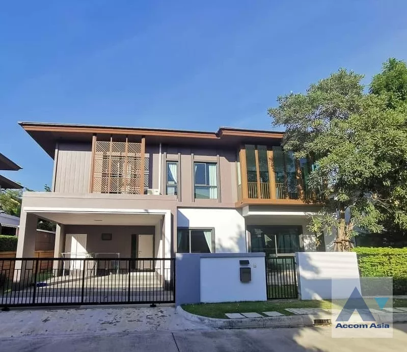  4 Bedrooms  House For Rent & Sale in Pattanakarn, Bangkok  near ARL Ban Thap Chang (AA38868)
