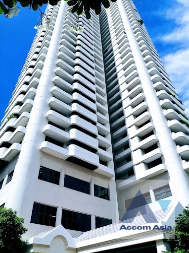  3 Bedrooms  Condominium For Rent in Sukhumvit, Bangkok  near BTS Nana (AA38881)