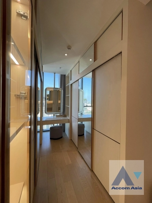 unit 3 Bedrooms  Condominium For Rent in Sukhumvit, Bangkok  near BTS Thong Lo (AA38883)