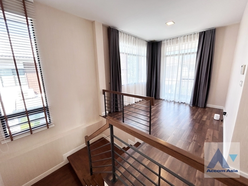 11  4 br House for rent and sale in Pattanakarn ,Bangkok ARL Ban Thap Chang at Manthana Onnut–Wongwaen 4 AA38888