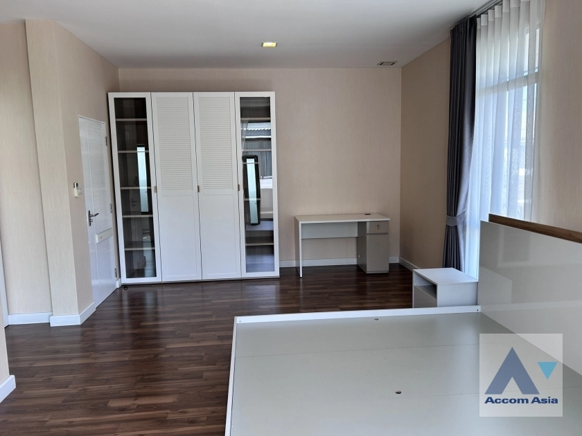 16  4 br House for rent and sale in Pattanakarn ,Bangkok ARL Ban Thap Chang at Manthana Onnut–Wongwaen 4 AA38888