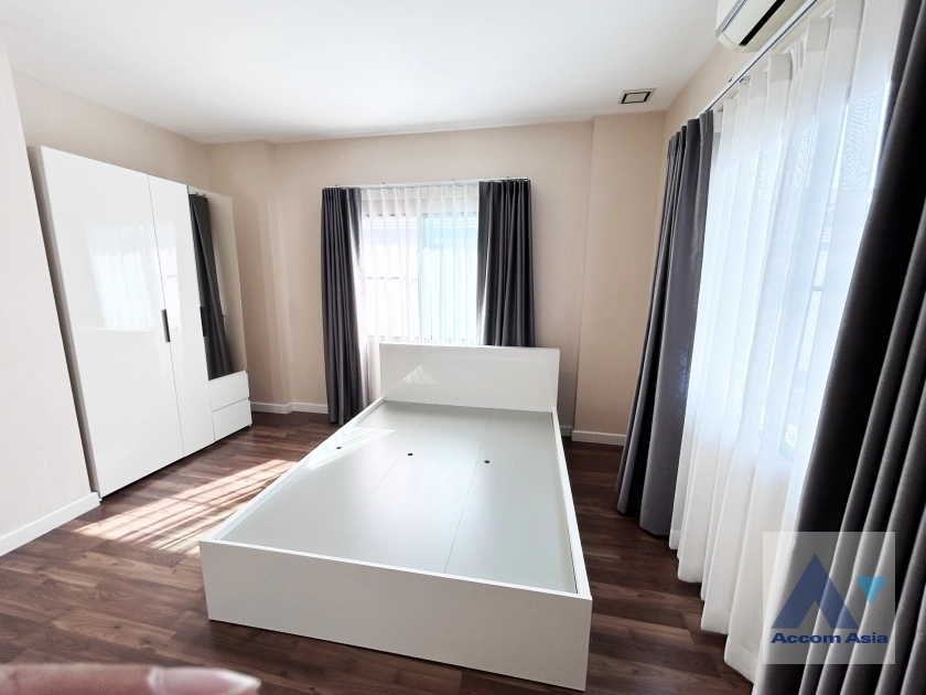 14  4 br House for rent and sale in Pattanakarn ,Bangkok ARL Ban Thap Chang at Manthana Onnut–Wongwaen 4 AA38888