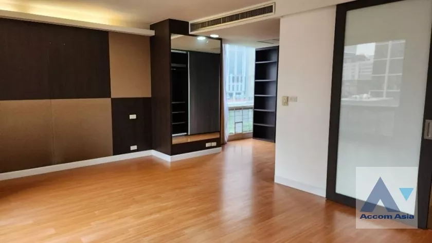  2 Bedrooms  Condominium For Rent in Ploenchit, Bangkok  near BTS Chitlom (AA38889)