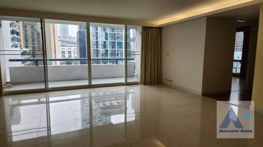  2 Bedrooms  Condominium For Rent in Ploenchit, Bangkok  near BTS Chitlom (AA38889)