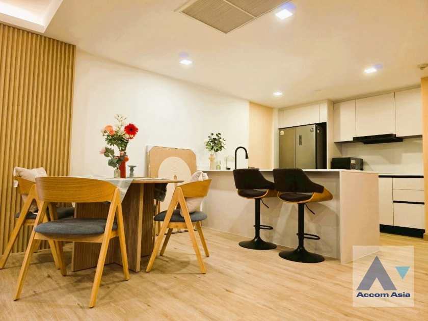 5  2 br Condominium For Rent in Ploenchit ,Bangkok BTS Chitlom at Somkid Gardens AA38889