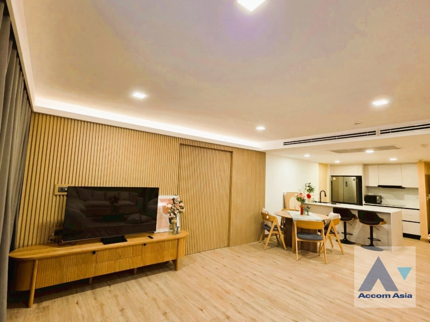 unitFully Furnished, Newly renovated | Elegant condominium in Chitlom at Somkid Gardens (AA38889)