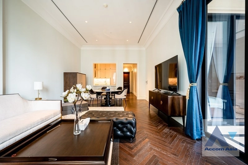 unit 2 Bedrooms  Condominium For Rent in Ploenchit, Bangkok  near BTS Ploenchit (AA38891)