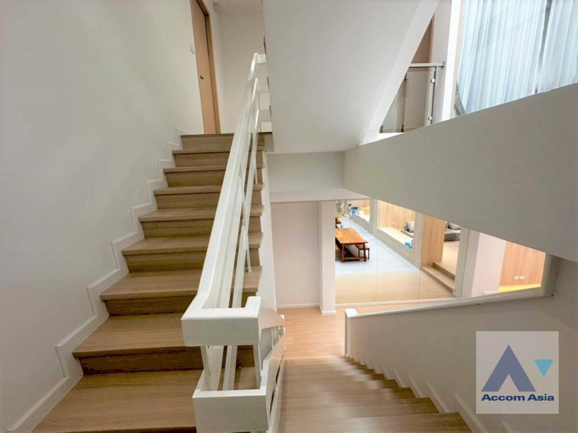 6  6 br House for rent and sale in Sukhumvit ,Bangkok BTS Ekkamai AA38892