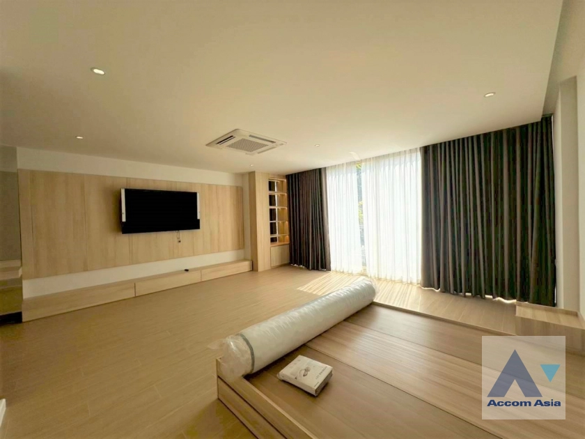 16  6 br House for rent and sale in Sukhumvit ,Bangkok BTS Ekkamai AA38892