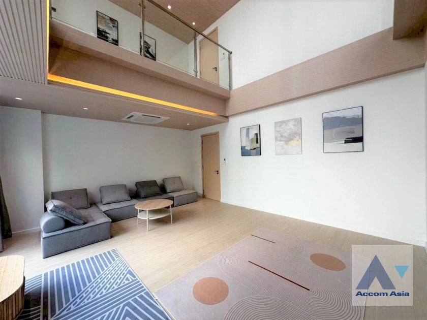 8  6 br House for rent and sale in Sukhumvit ,Bangkok BTS Ekkamai AA38892