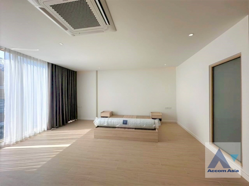 27  6 br House for rent and sale in Sukhumvit ,Bangkok BTS Ekkamai AA38892