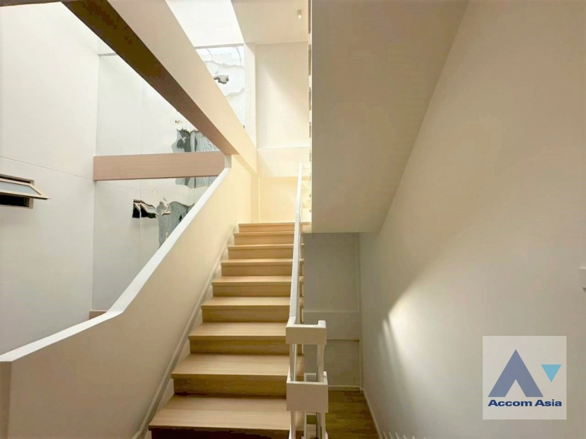 24  6 br House for rent and sale in Sukhumvit ,Bangkok BTS Ekkamai AA38892