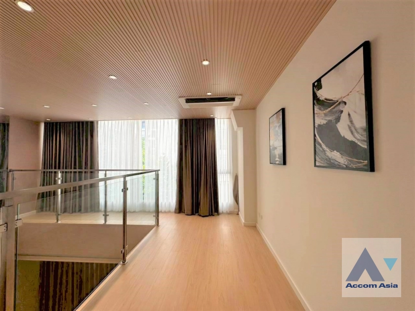 13  6 br House for rent and sale in Sukhumvit ,Bangkok BTS Ekkamai AA38892