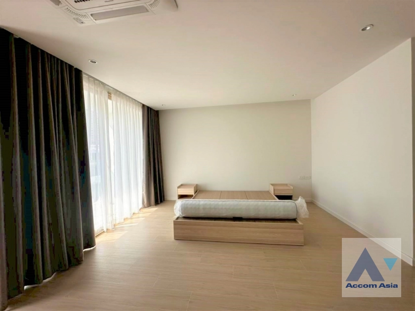22  6 br House for rent and sale in Sukhumvit ,Bangkok BTS Ekkamai AA38892