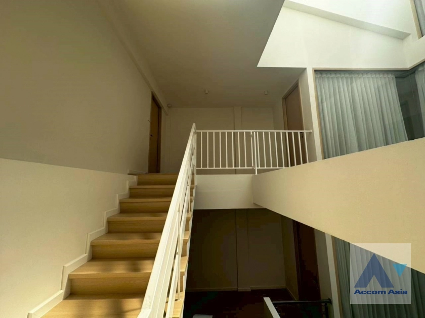 36  6 br House for rent and sale in Sukhumvit ,Bangkok BTS Ekkamai AA38892