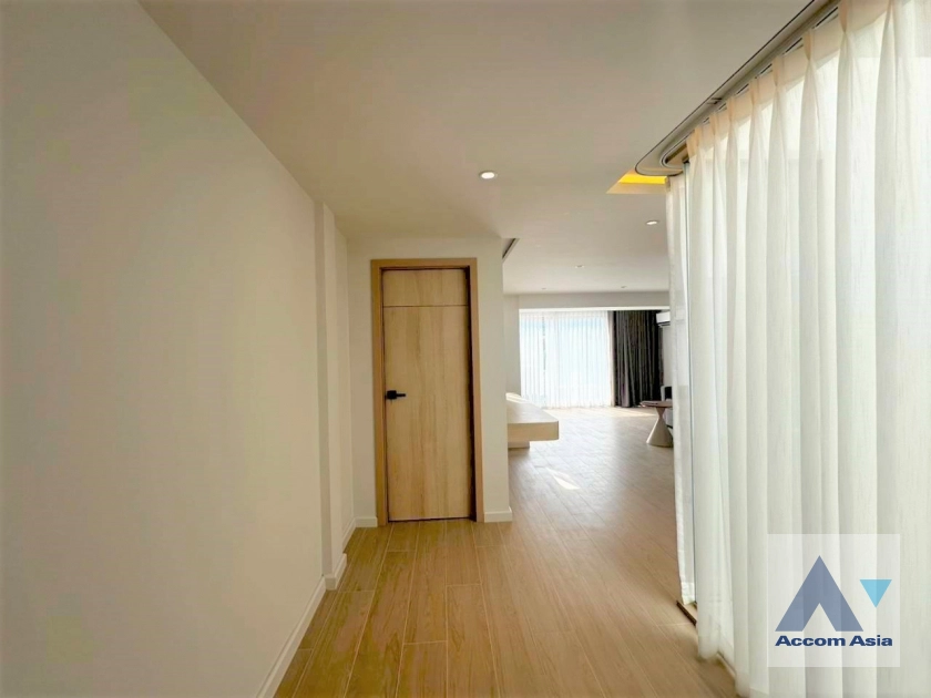 30  6 br House for rent and sale in Sukhumvit ,Bangkok BTS Ekkamai AA38892
