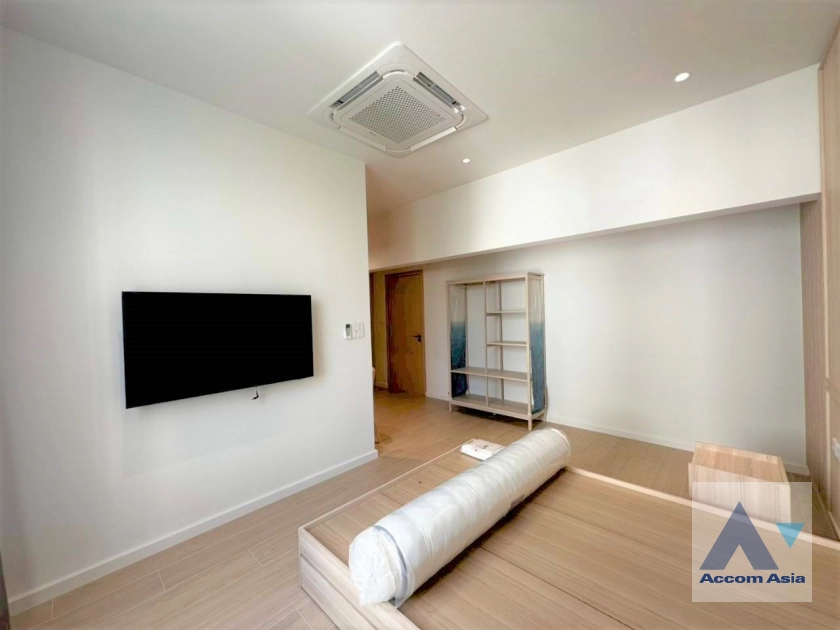 28  6 br House for rent and sale in Sukhumvit ,Bangkok BTS Ekkamai AA38892