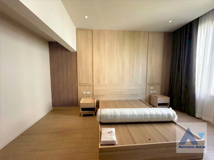 32  6 br House for rent and sale in Sukhumvit ,Bangkok BTS Ekkamai AA38892