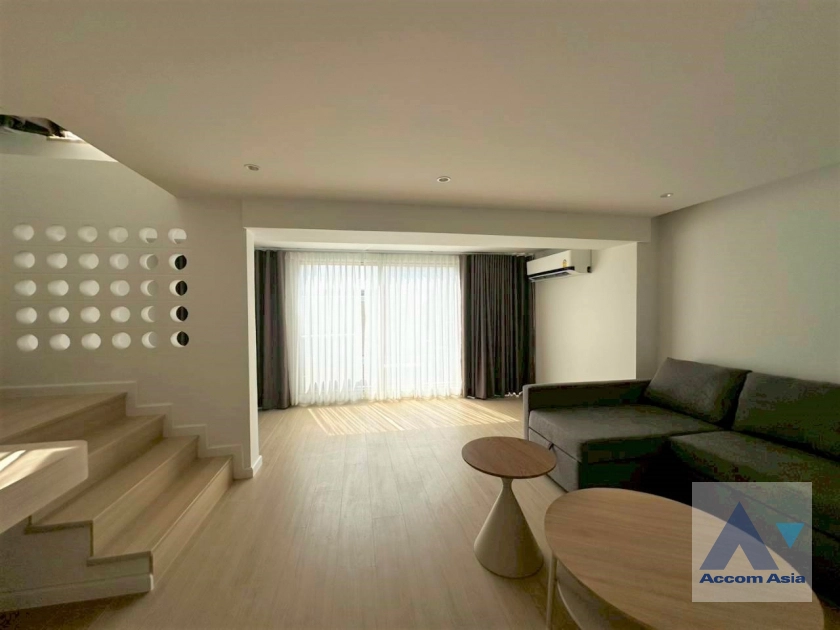 41  6 br House for rent and sale in Sukhumvit ,Bangkok BTS Ekkamai AA38892