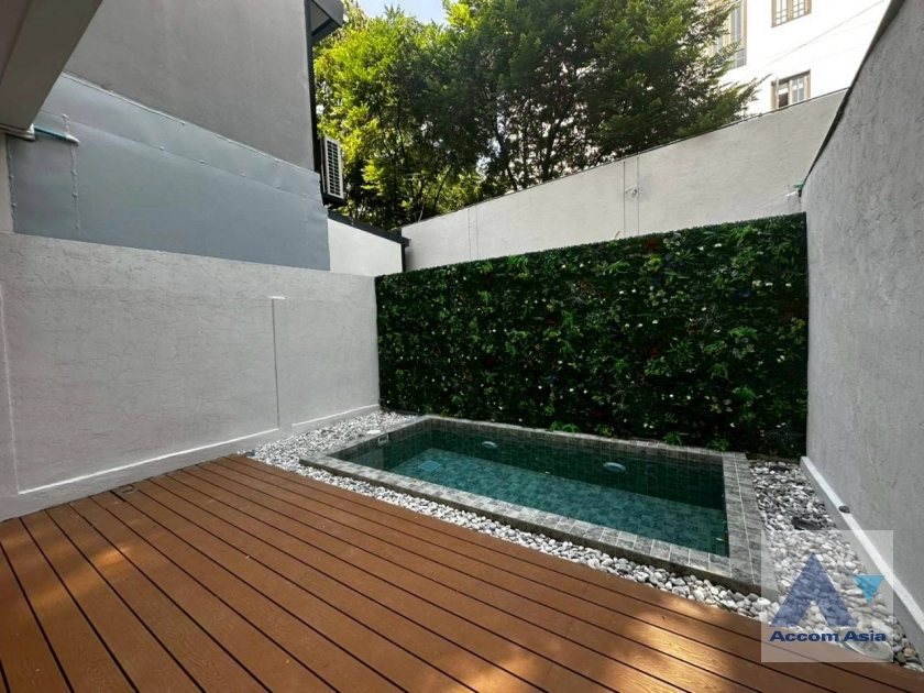 52  6 br House for rent and sale in Sukhumvit ,Bangkok BTS Ekkamai AA38892