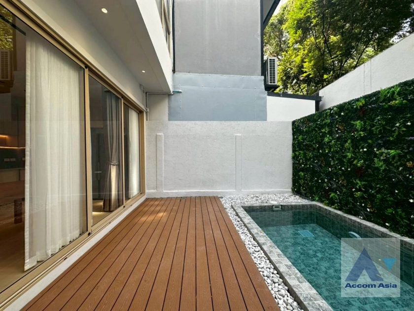 51  6 br House for rent and sale in Sukhumvit ,Bangkok BTS Ekkamai AA38892