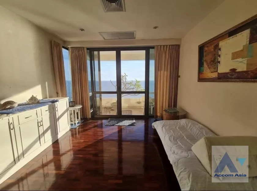 6  3 br Condominium For Sale in  ,Chon Buri  at Chom Talay Resort AA38914