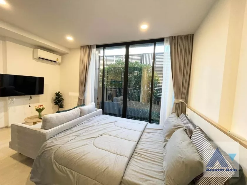 unit 1 Bedroom  Condominium For Rent in Sukhumvit, Bangkok  near BTS Ekkamai (AA38915)