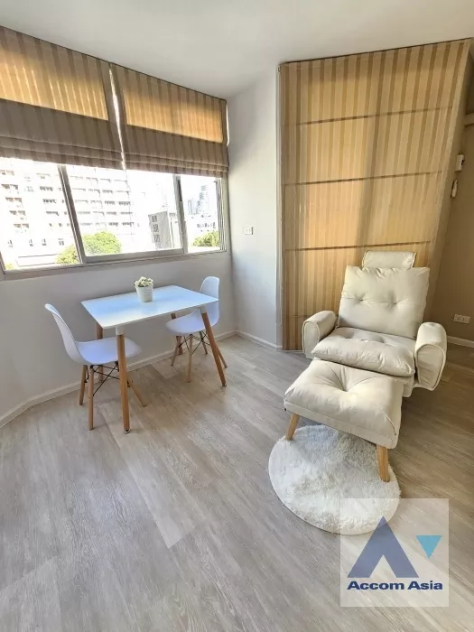  1 Bedroom  Condominium For Rent in Silom, Bangkok  near BTS Sala Daeng - MRT Silom (AA38919)
