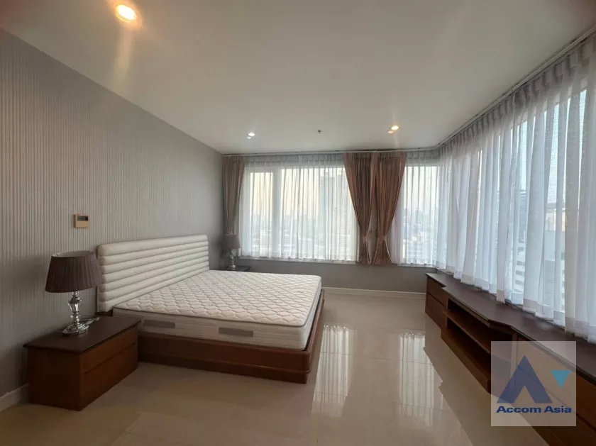 unit 3 Bedrooms  Condominium For Rent in Sukhumvit, Bangkok  near BTS Phrom Phong (AA38921)