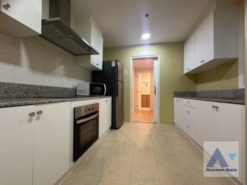 unit 3 Bedrooms  Condominium For Rent in Sukhumvit, Bangkok  near BTS Phrom Phong (AA38921)