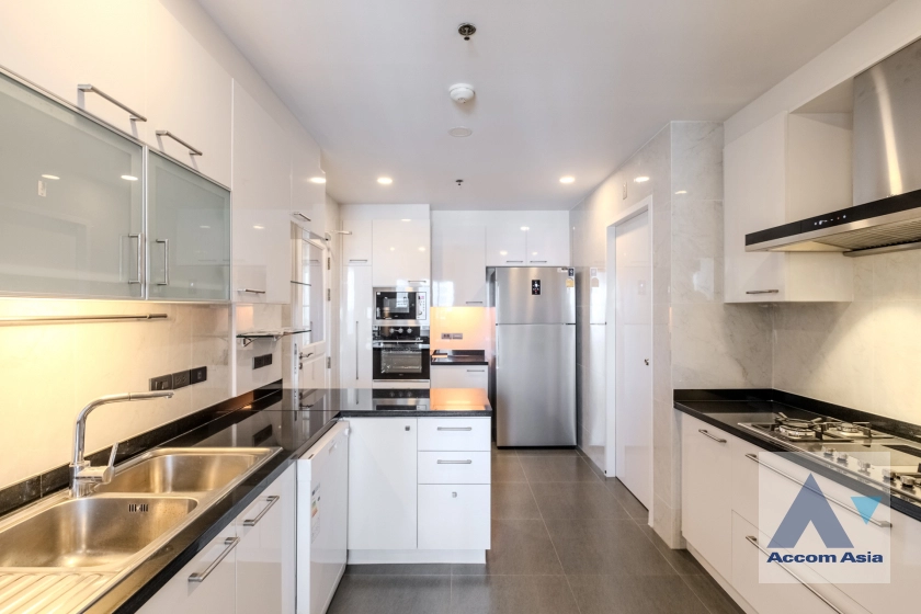 unitBig Balcony, Pet friendly |  3 Bedrooms  Apartment For Rent in Sukhumvit, Bangkok  near BTS Nana (AA38923)