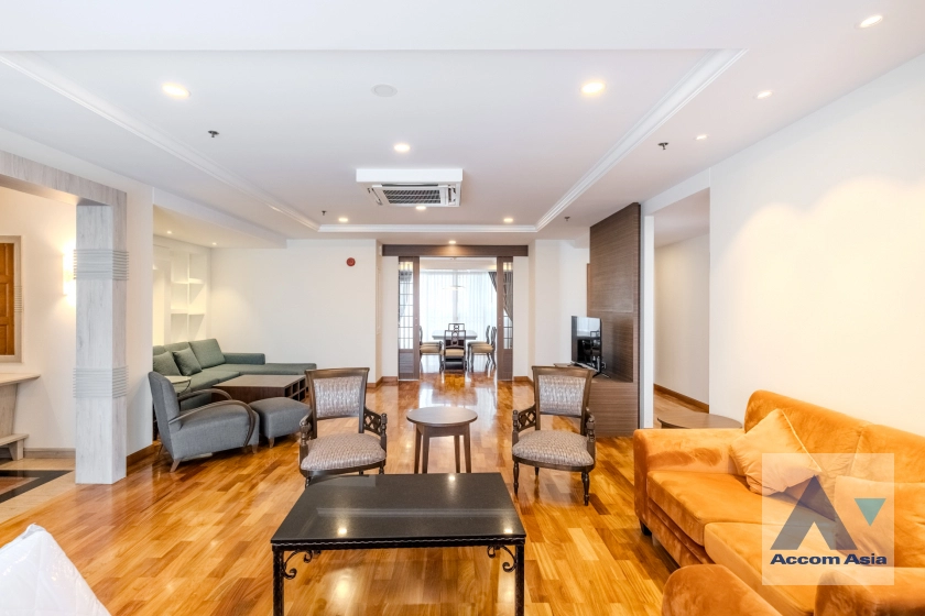 5  3 br Apartment For Rent in Sukhumvit ,Bangkok BTS Nana at Fully Furnished Apartment, Only 2 mins walk to BTS AA38923