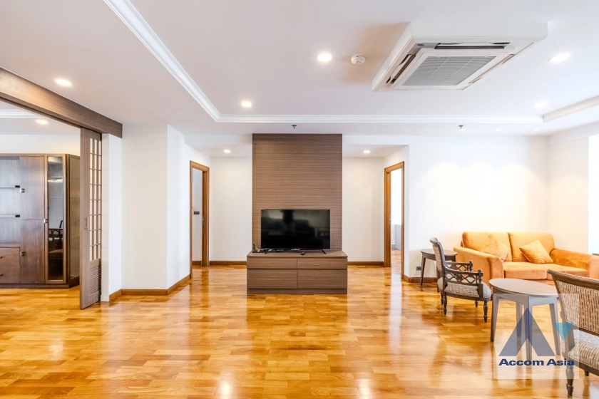 8  3 br Apartment For Rent in Sukhumvit ,Bangkok BTS Nana at Fully Furnished Apartment, Only 2 mins walk to BTS AA38923