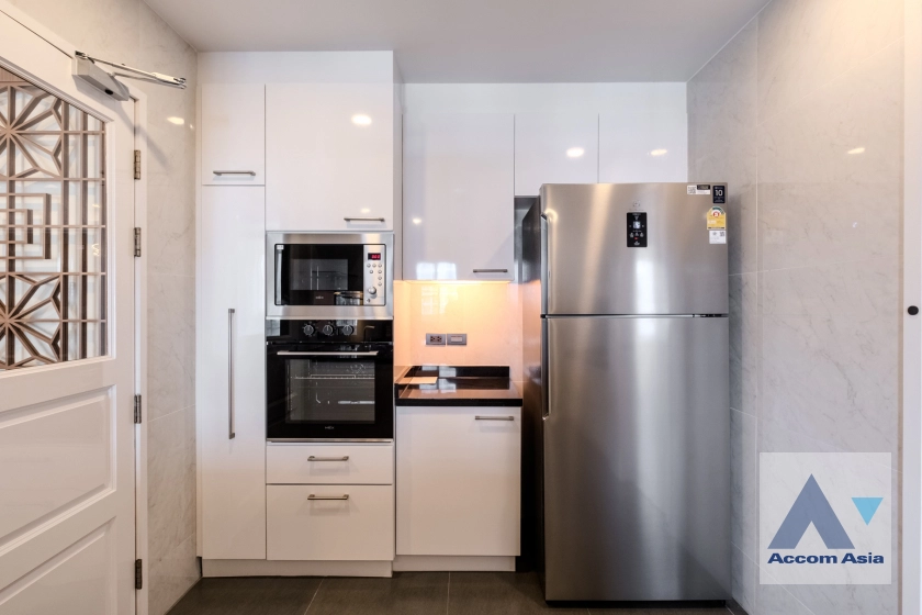 11  3 br Apartment For Rent in Sukhumvit ,Bangkok BTS Nana at Fully Furnished Apartment, Only 2 mins walk to BTS AA38923