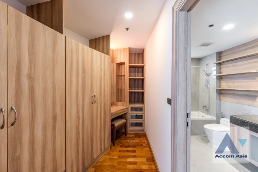 14  3 br Apartment For Rent in Sukhumvit ,Bangkok BTS Nana at Fully Furnished Apartment, Only 2 mins walk to BTS AA38923