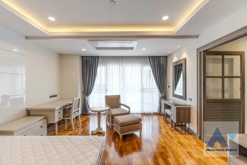 18  3 br Apartment For Rent in Sukhumvit ,Bangkok BTS Nana at Fully Furnished Suites AA38923