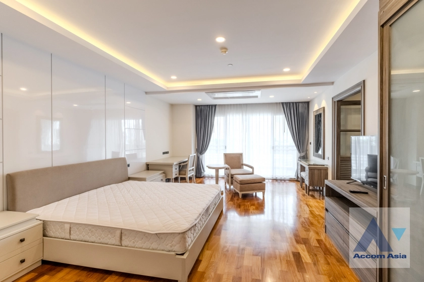 16  3 br Apartment For Rent in Sukhumvit ,Bangkok BTS Nana at Fully Furnished Suites AA38923