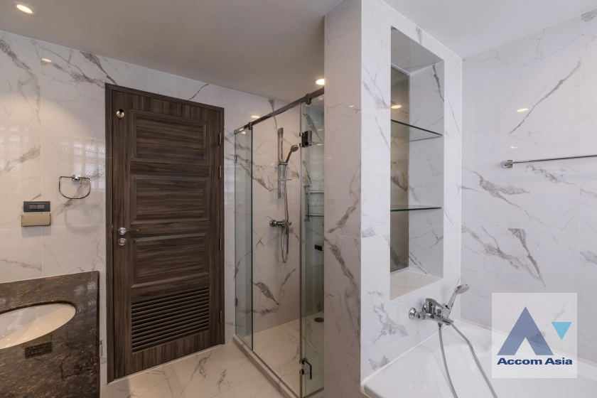 20  3 br Apartment For Rent in Sukhumvit ,Bangkok BTS Nana at Fully Furnished Apartment, Only 2 mins walk to BTS AA38923