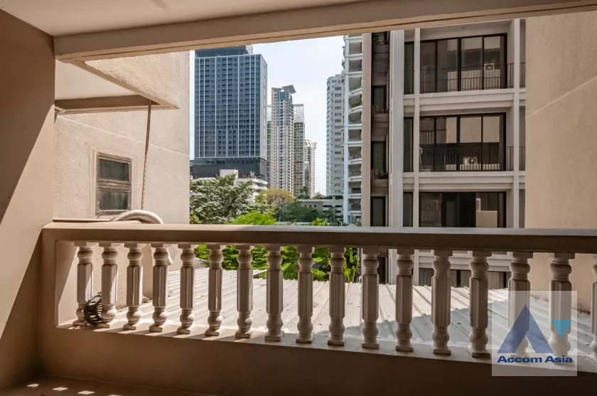 8  4 br Apartment For Rent in Sukhumvit ,Bangkok BTS Phrom Phong at Family Size Desirable AA38925